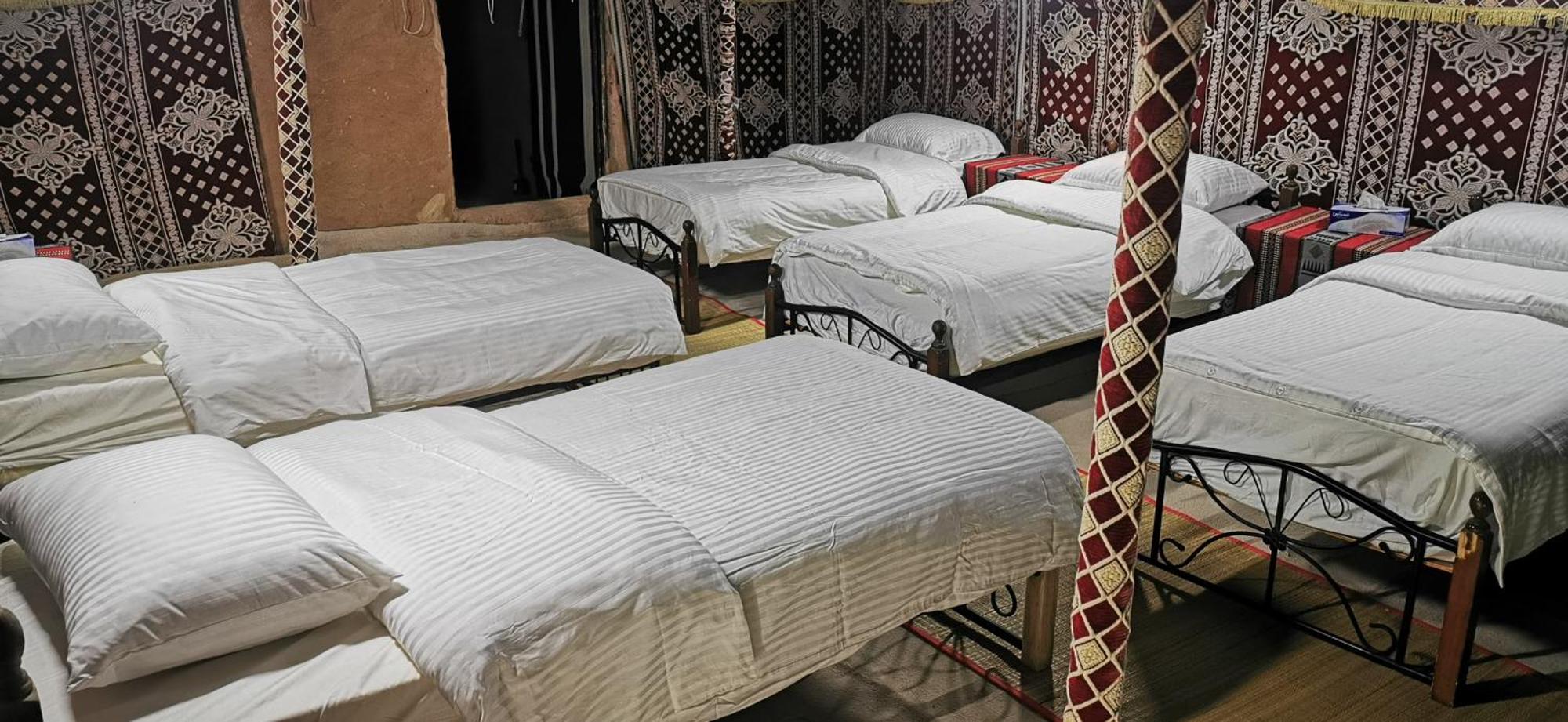Desert Wonders Camp Hawiyah Room photo